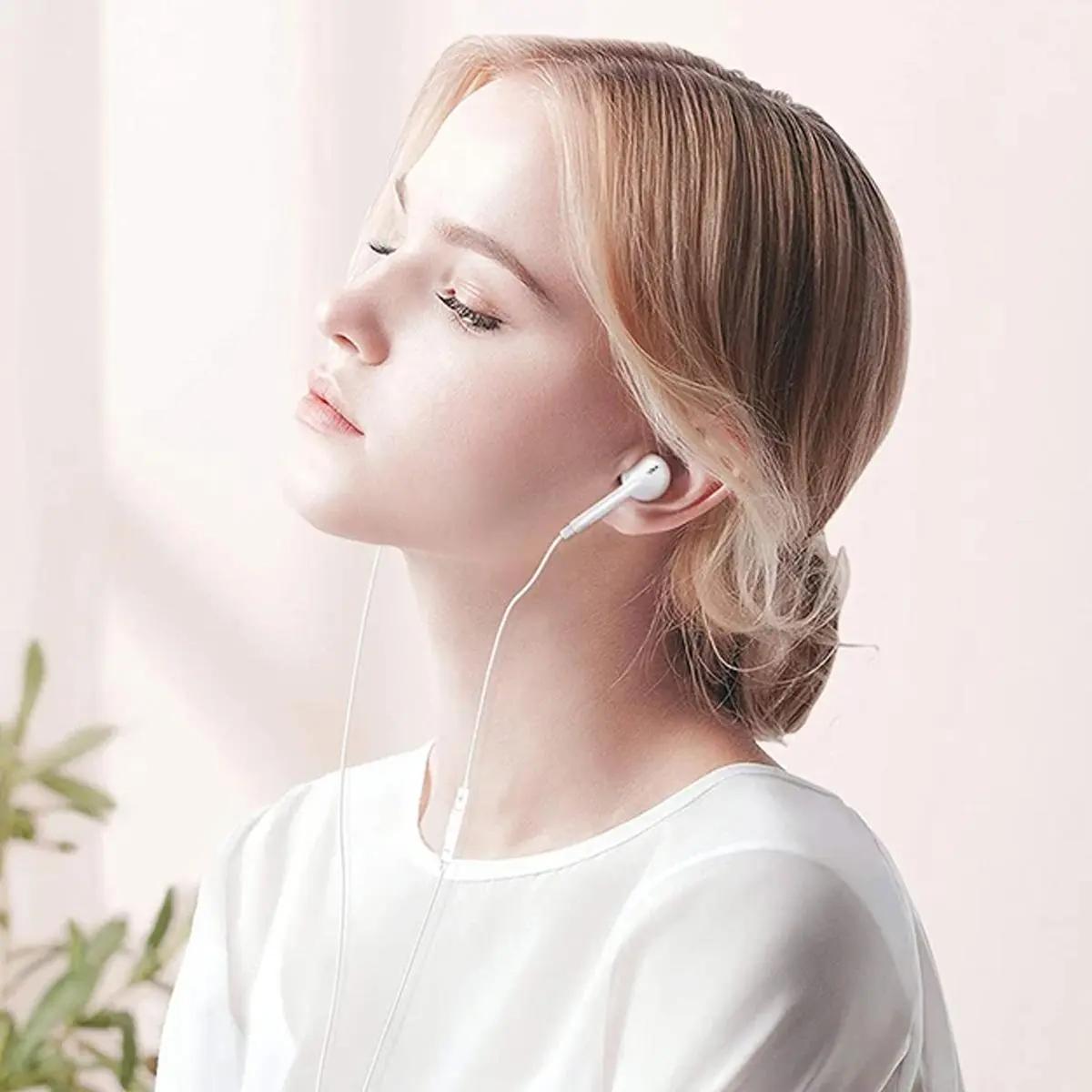 USB-C Wired Earphones with Microphone & Volume Control | HiFi In-Ear Headphones for Android, iPad Pro & Type-C Devices