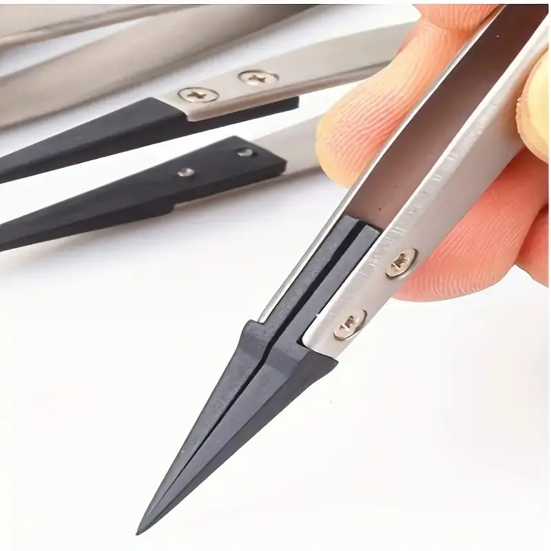 Portable Titanium Alloy Tweezer, Lightweight, Compact & Pocket Tweezer with Precision Grip, Hand Tool for Outdoor Survival, Travel & Outdoor Activities, Lightweight Design, Compact Form, Precision Tweezers
